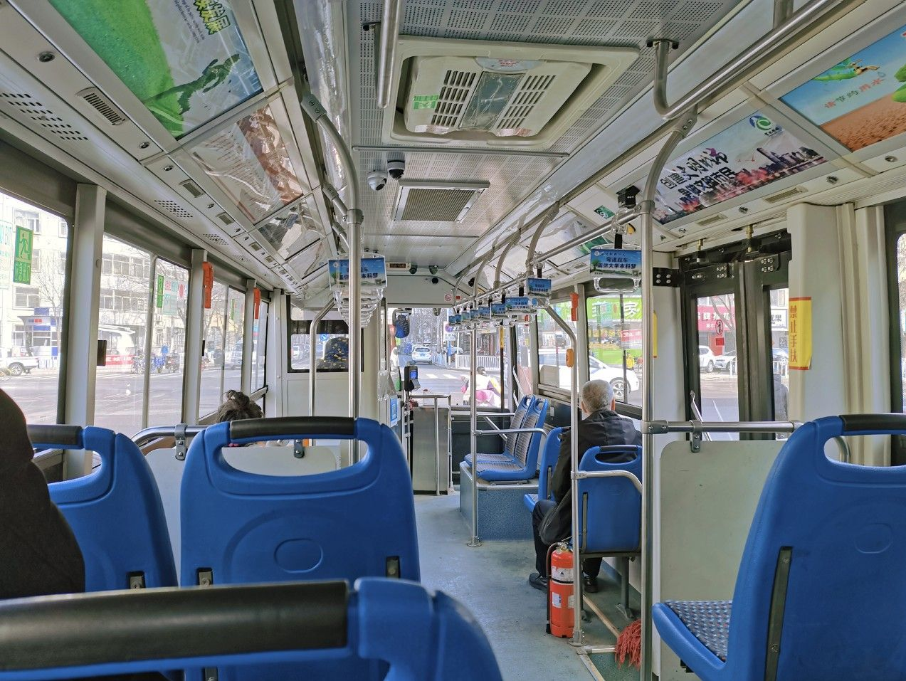 深圳通学巴士新开线路200余条，从家门到校门护航上学路