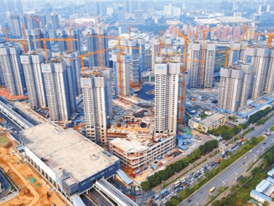 住建部：中国进入城市更新重要时期 老旧小区改造等任务量很大
