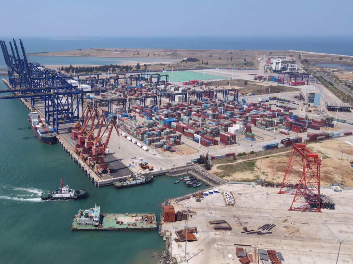 海南自贸港-非洲国际远洋集装箱干线正式开通