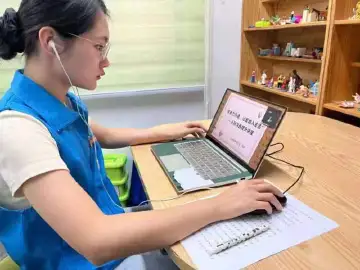 非暴力沟通，让爱融入生活——新湖街道为义工开展人际沟通讲座