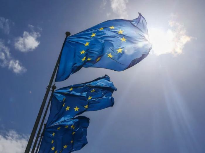 欧洲议会批准向乌克兰提供50亿欧元贷款的援助计划