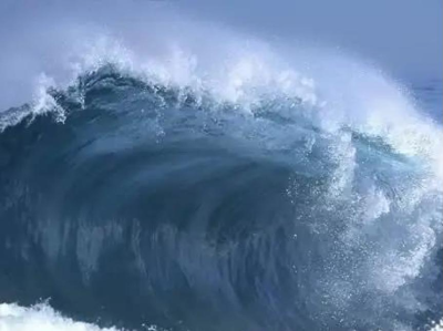 海浪红色警报！上海浙江近岸海域将出现4到6米的巨浪到狂浪