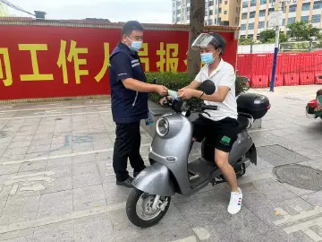 落实好“四个早” 公明街道为辖区居民假日安全出行保驾护航