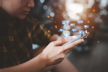 评论 | 众声喧哗中,网络大V不应助长“恶猜”之风