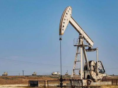 美国非法驻军再次出动油罐车偷盗叙利亚石油
