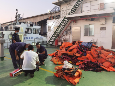 护航国庆 东莞海事开展救生设备专项检查行动