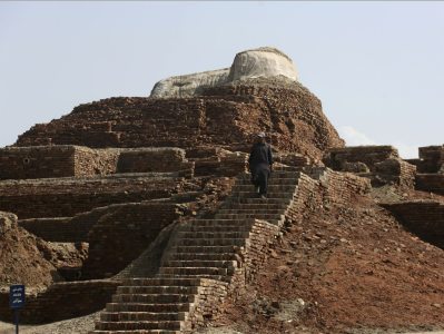 巴基斯坦世界遗产摩亨佐·达罗古城遭暴雨破坏，四千年古墙垮塌