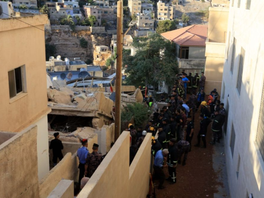 约旦首都倒塌居民楼搜救继续，救出一名5个月大婴儿