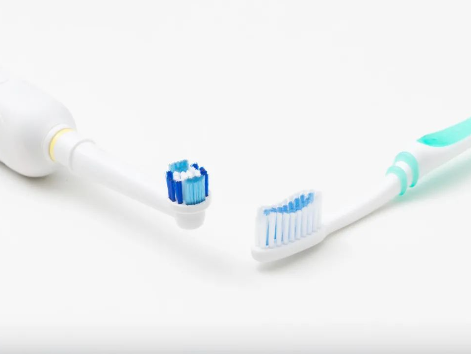 电动牙刷和普通牙刷有什么不同？该怎么选？这篇科普一定要看！