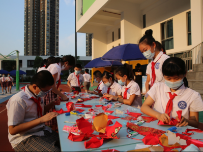 深圳麓城外国语小学暑假特色作业展，把学生创意亮出来！