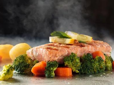 饭菜“趁热吃”？专家提醒警惕坏习惯引发“吃出来的癌”