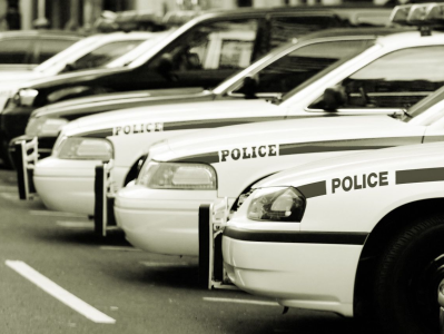 美国警方称一名19岁男子在孟菲斯市疯狂射击