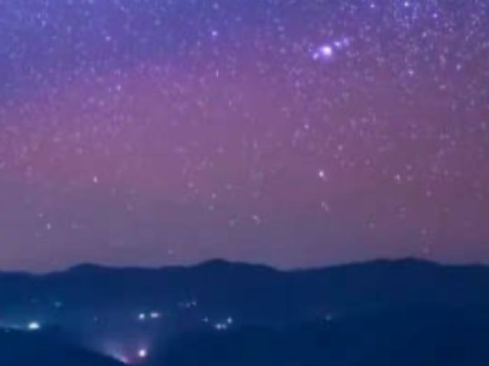 十月天宇大片扎堆：哈雷彗星的礼物“抵达”地球