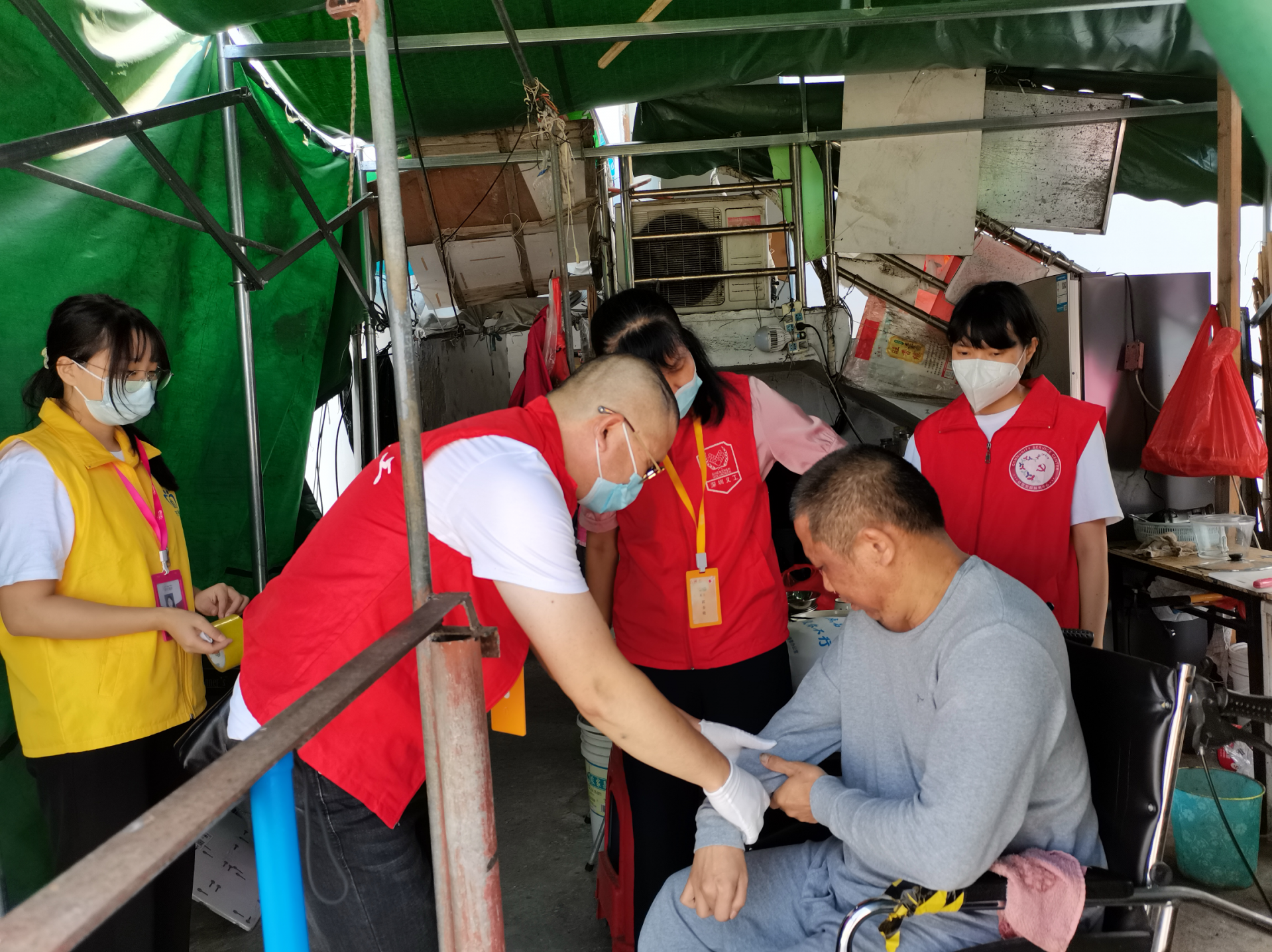 社区“三社联动”助残障，关爱小组精准陪护服务到家