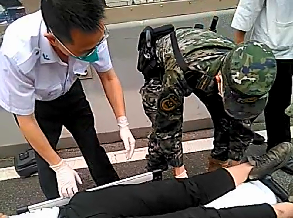 路遇车祸，武警深圳第一支队官兵上演“生死救援”