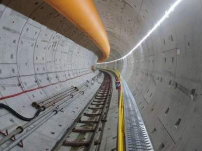 广州地铁七号线二期隧道全部贯通