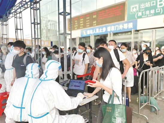 国庆假期运输期间广铁发送旅客1420万人次，昨以粤湘返程客流居多