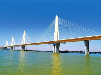 确保明年达到通车条件！珠海金海大桥连续刚构段合龙贯通