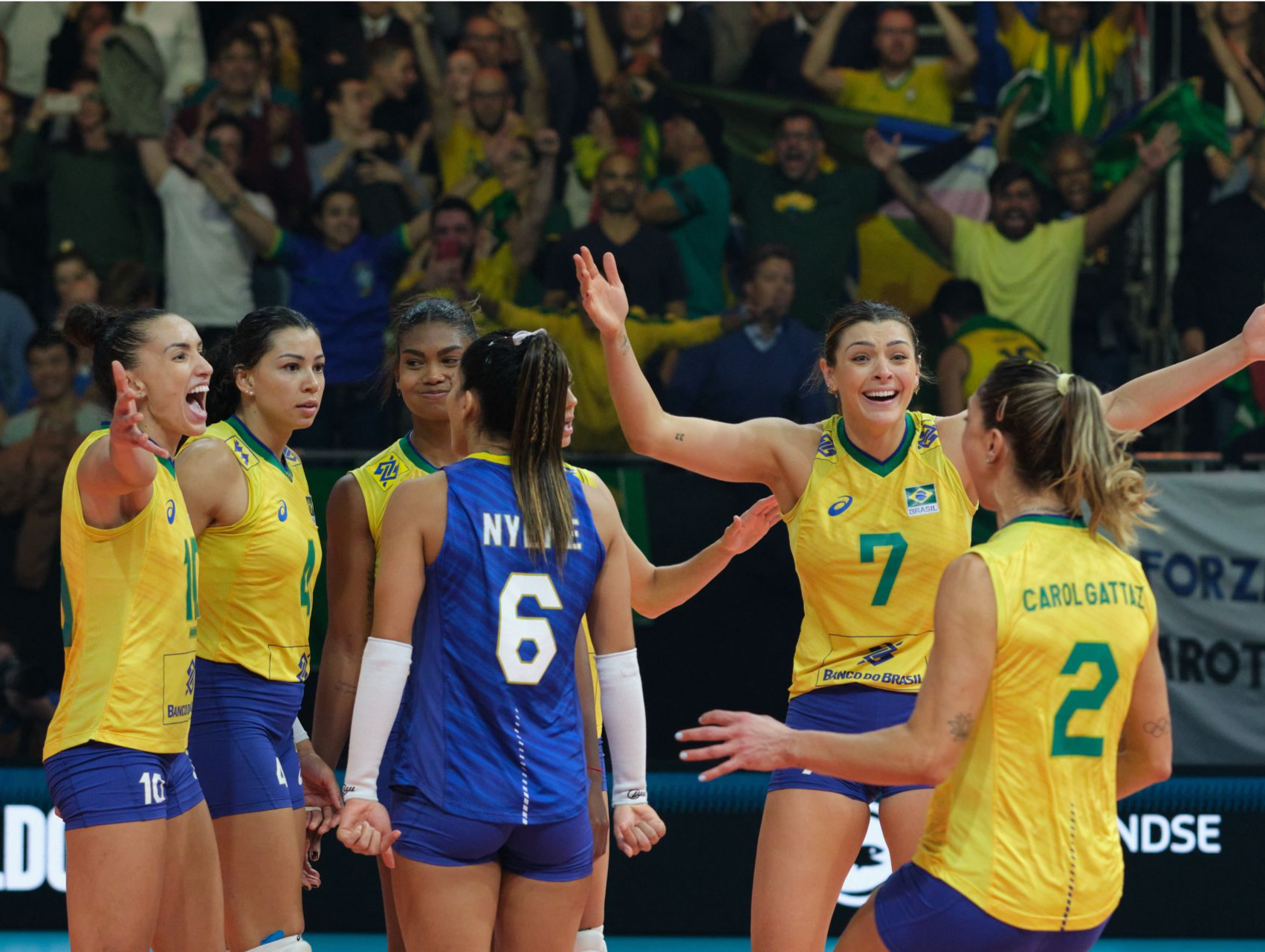 女排世锦赛：巴西靠拦网挫意大利  时隔12年再进决赛