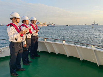 深圳海事局服务保障深中通道全部标准管节完成对接
