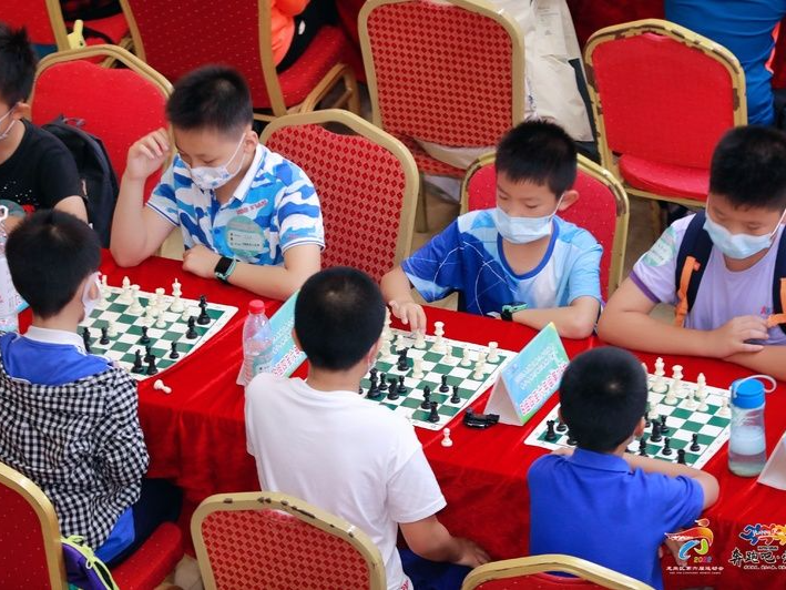 龙岗区运动会青少年国际象棋赛开赛