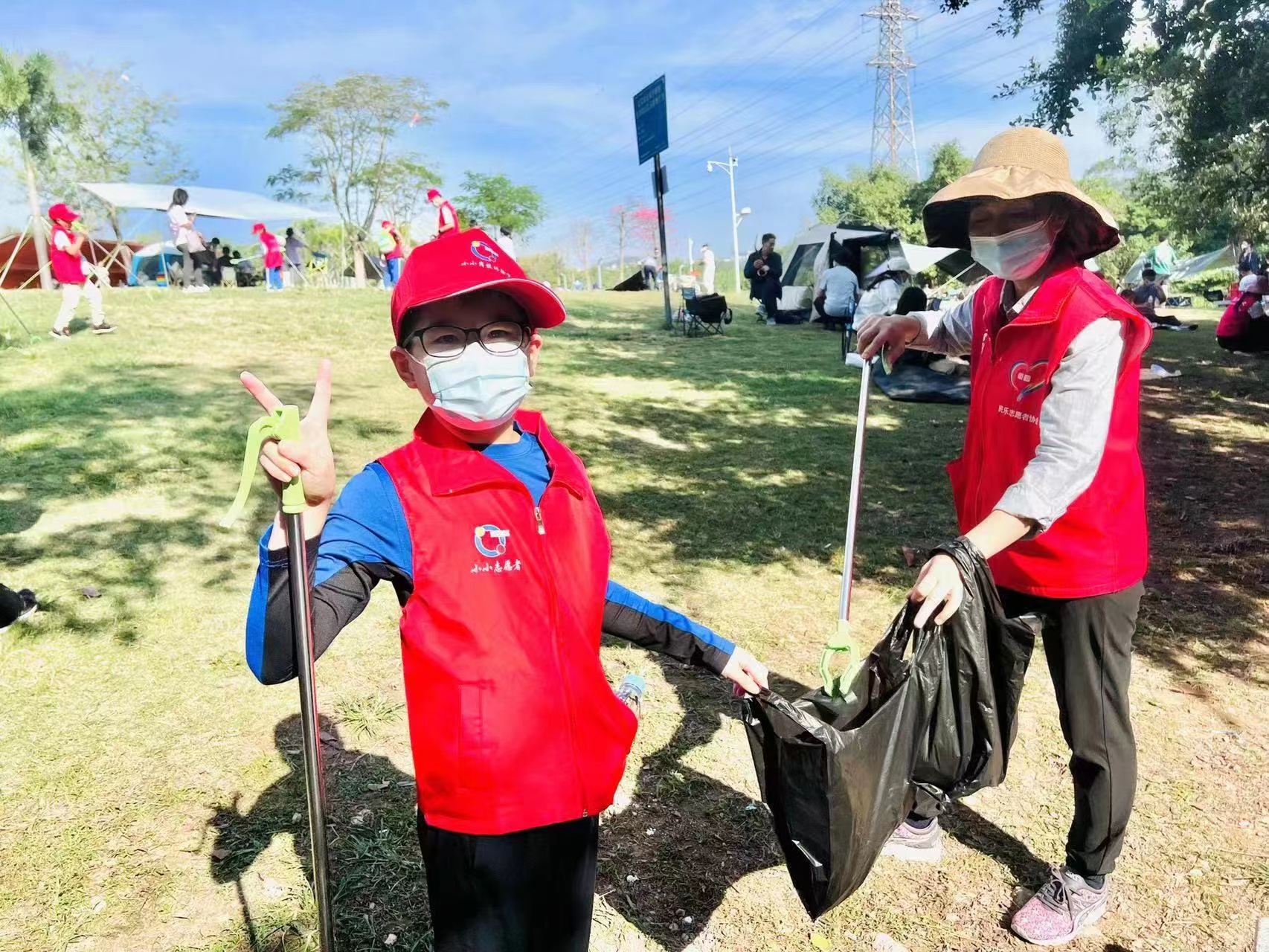 “同做志愿者，共育青禾苗”，黄贝街道行政服务大厅开展青少年志愿服务活动