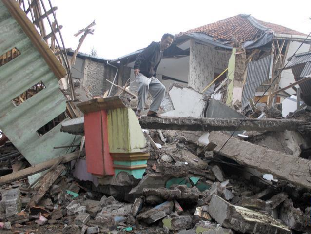印尼西爪哇省发生5.6级地震，已确认超50人遇难