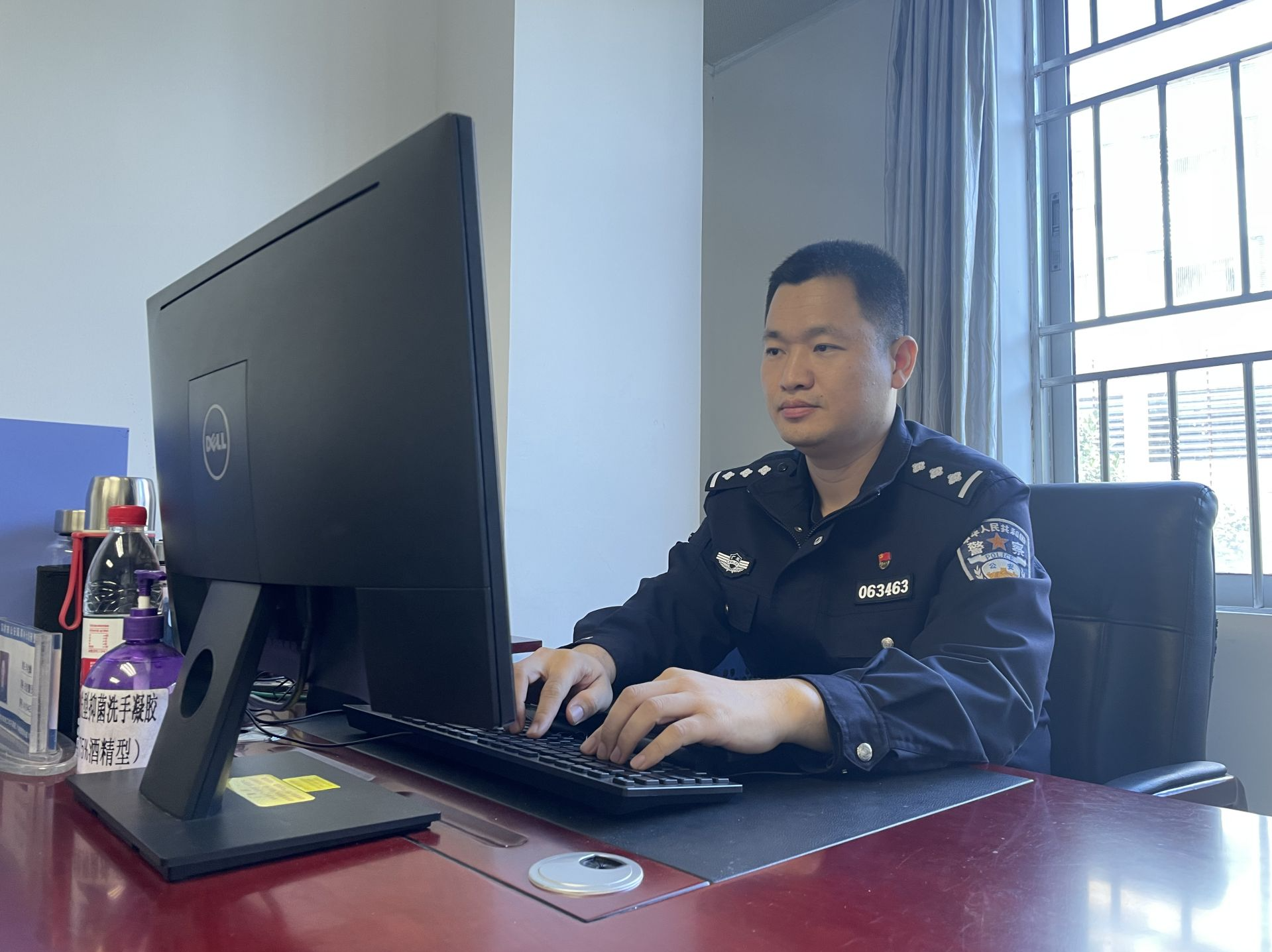 特区卫士丨王维国：情系野生动物植物，倾心守护生态安全