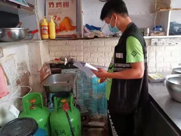 新湖街道全面开展涉水面源污染专项整治工作