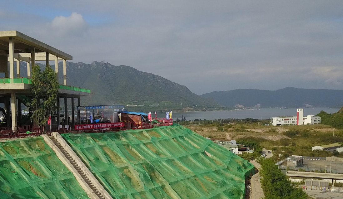 大鹏新区党建联创共建“绿色示范工地”