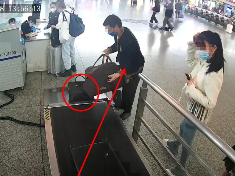 男子安检机上“捡”到手提包，想靠“演技”蒙混过关，8小时后就被抓获！