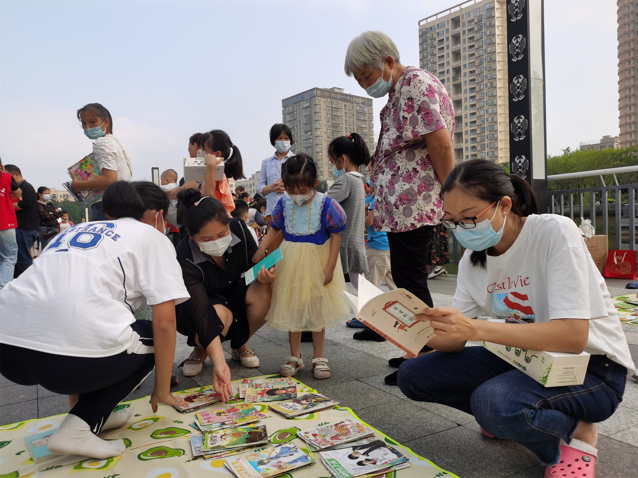 根竹园社区举办图书漂流活动传递文明理念