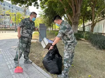 光明区马田街道基干民兵助力文明城市创建