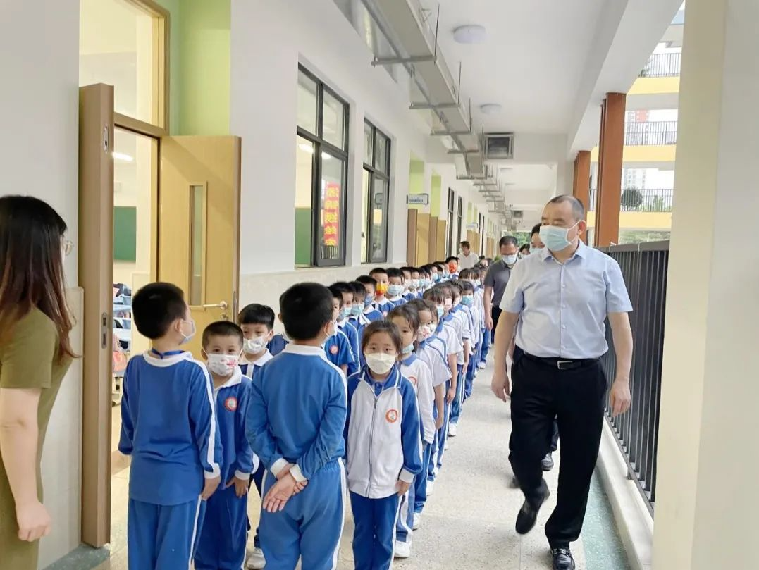松岗三小：高标准打造特色精品学校