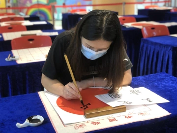 “书法快闪”让文明实践走进美好日常 玉塘街道开展“文明雅集 爱阅玉塘”书法快闪活动