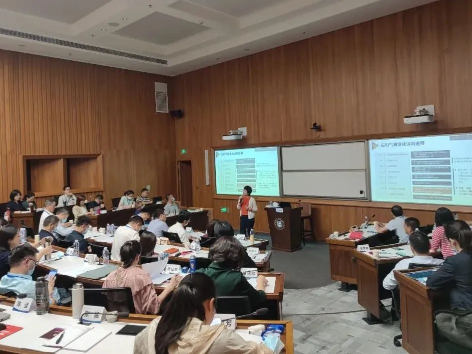 诺贝尔经济学奖获得者为学员授课——“全球金融创新中心建设专题研讨班”圆满举办