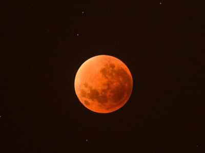 月全食8日晚登场！掌握这些拍摄技巧，你也可以拍出“红月亮大片”