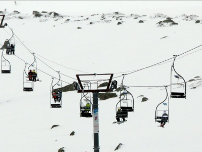 减少造雪、调慢缆车 法国滑雪度假村想方设法应对能源危机