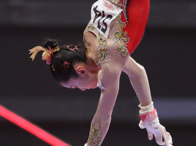 成功卫冕！韦筱圆夺体操世锦赛高低杠金牌
