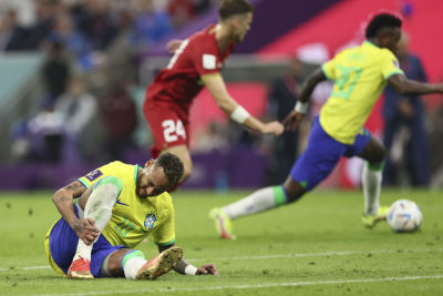 巴西队医：内马尔、达尼洛因伤缺席下轮比赛
