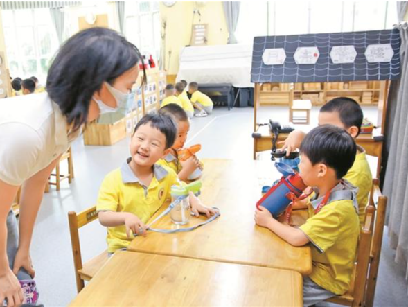 《深圳市幼儿园设立标准》出台，全体保教人员与幼儿比应不低于1:9