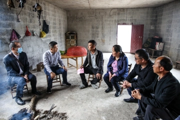 深圳光明区凤凰街道赴广西田林县、田阳区开展结对帮扶
