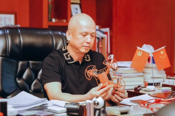 无人机表演惊艳世界！高巨创新董事长高建民：以技术创新点燃企业发展引擎  