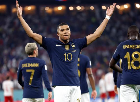 法国2比1战胜丹麦 率先晋级16强