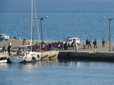 希腊发生移民船沉没事故造成至少20人死亡 