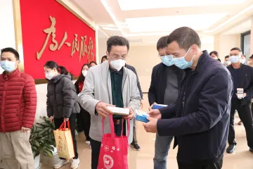 新湖街道开展“冬日暖阳·药物共享”活动
