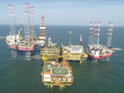 我国最大规模海上油田群岸电应用工程海上站成功送电