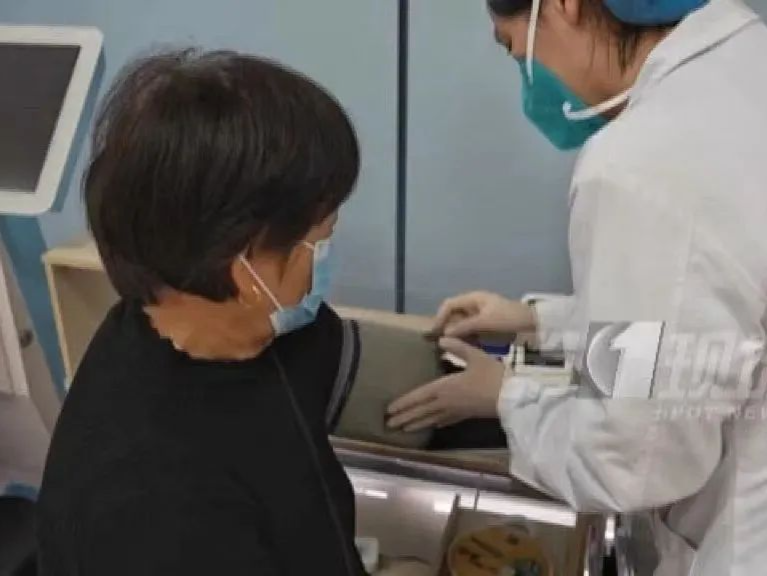 老年人接种疫苗，身体反应如何？他们现身说法！