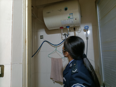 马田街道开展专项检查提醒市民规范使用热水器