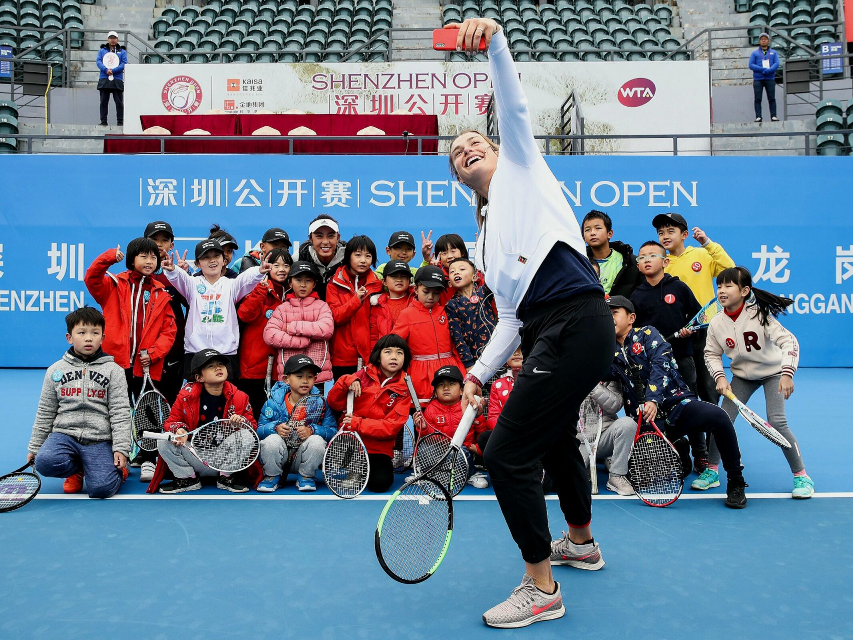 新闻日历 | 12月29日 4年前的今天 第七届WTA深圳公开赛挥拍